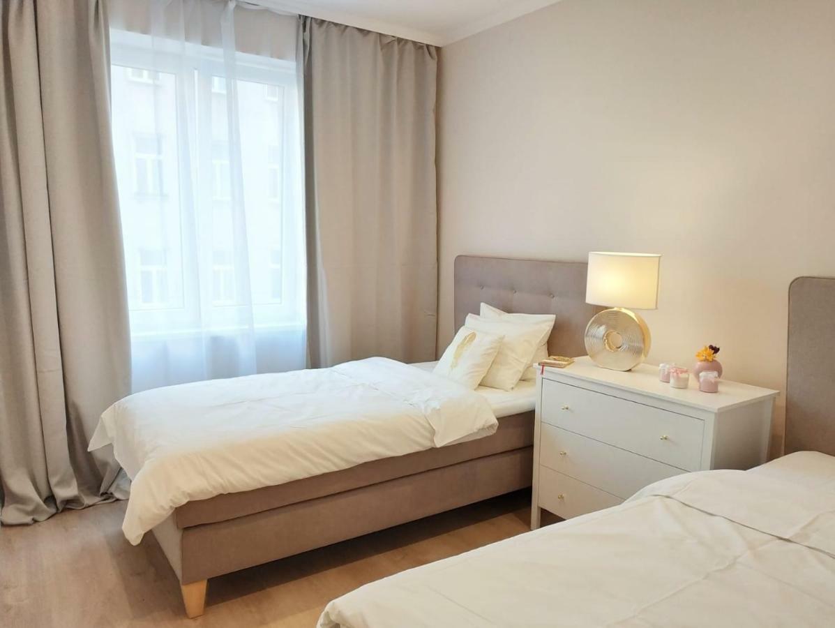 Two-bedroom 'taupé'